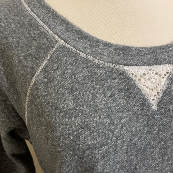 KENSIE Womens Gray Lace Trimmed Sweatshirt Size Medium - Picture 3 of 8